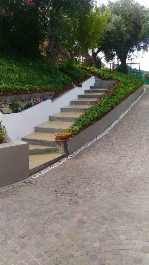 Le Gardenie Da Fil Panzió Bordighera Kültér fotó