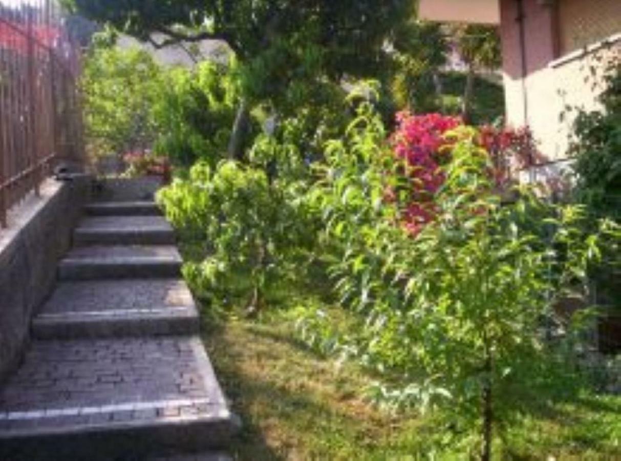 Le Gardenie Da Fil Panzió Bordighera Kültér fotó